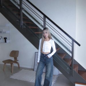 a16修飾臀型牛仔微寬褲