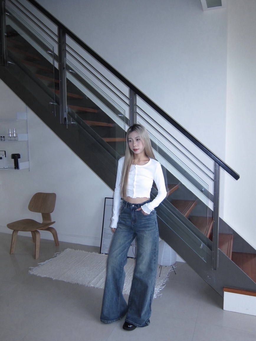 a16修飾臀型牛仔微寬褲 a16修飾臀型牛仔微寬褲