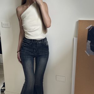 a21韓女街頭超長腿喇叭褲