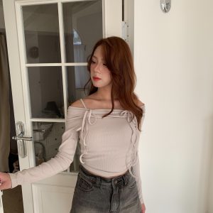 B14奶呼呼純慾露肩上衣