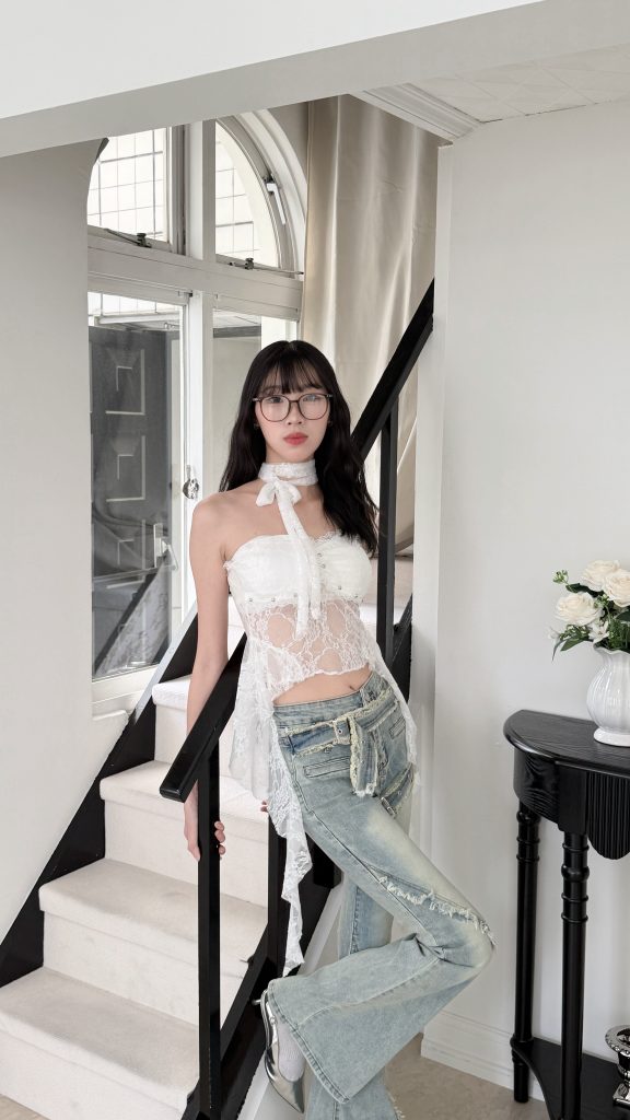 釘珠平口蕾絲上衣