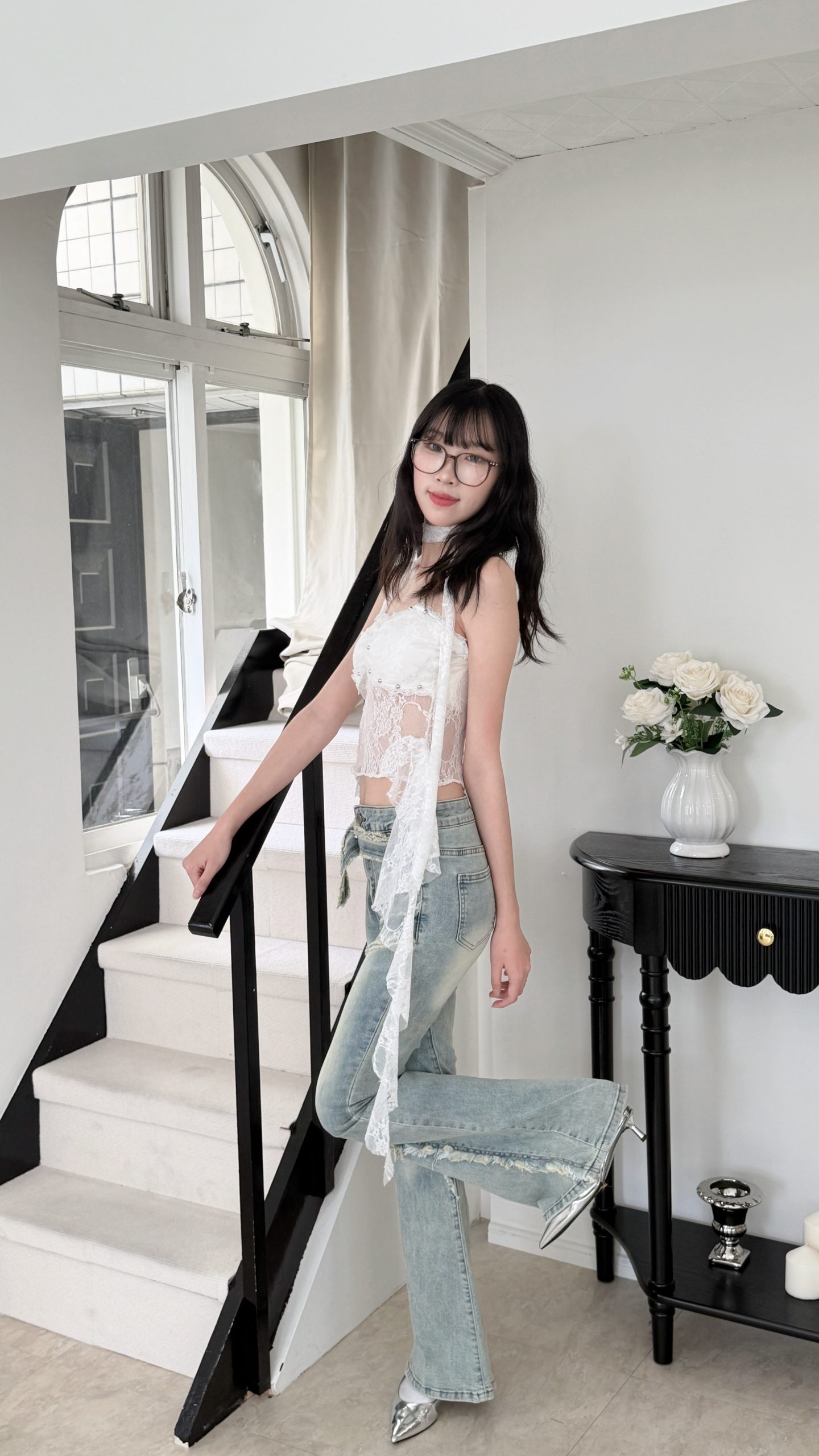 釘珠平口蕾絲上衣 釘珠平口蕾絲上衣