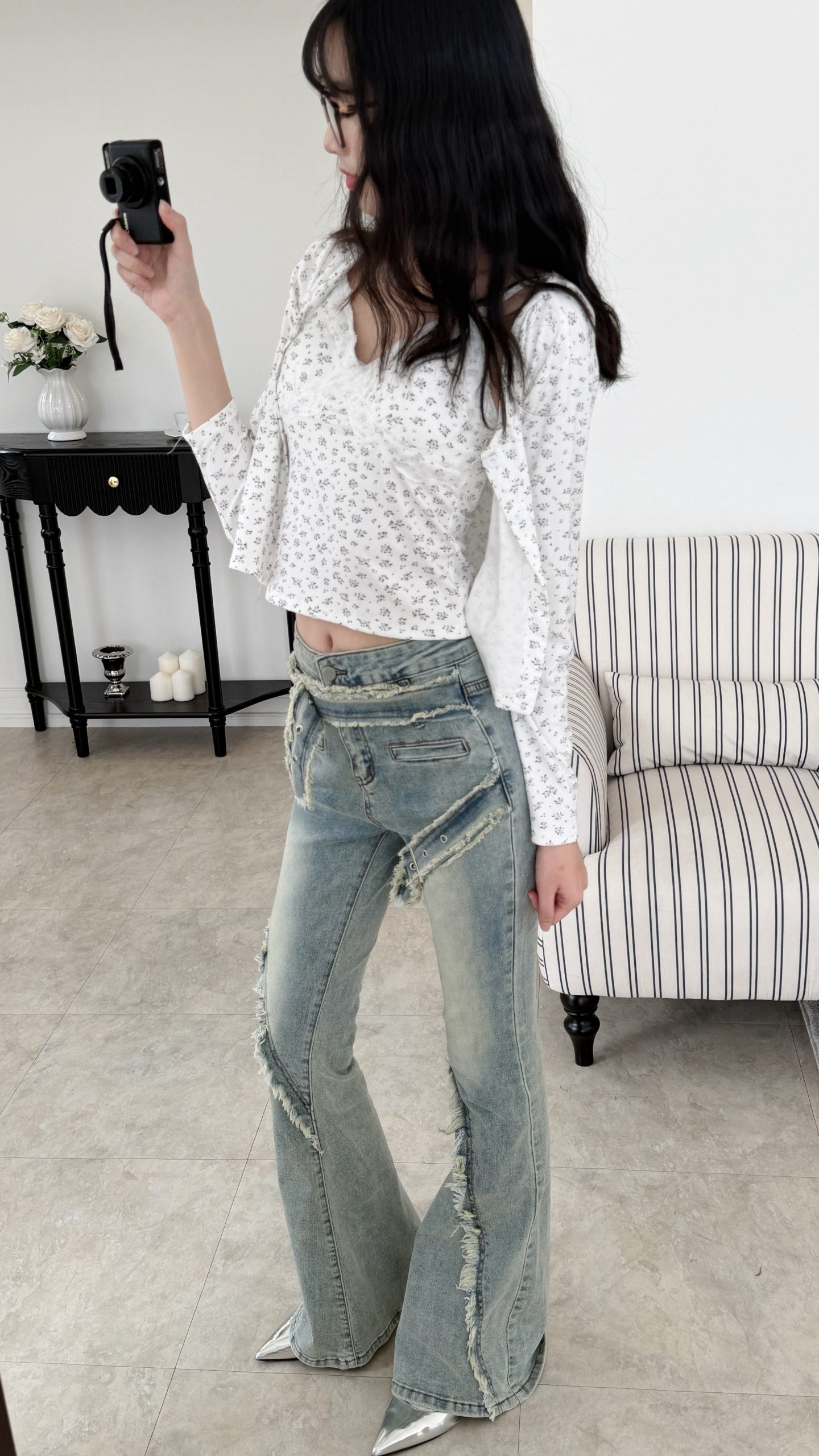 鬚邊腰帶刷白喇叭褲 鬚邊腰帶刷白喇叭褲