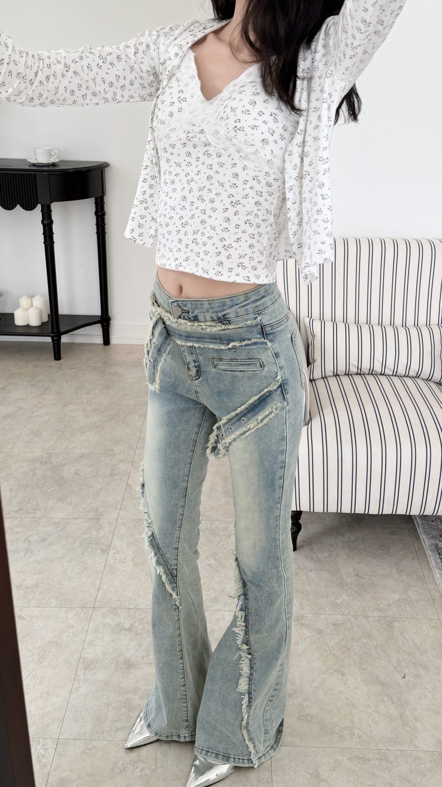 鬚邊腰帶刷白喇叭褲 鬚邊腰帶刷白喇叭褲