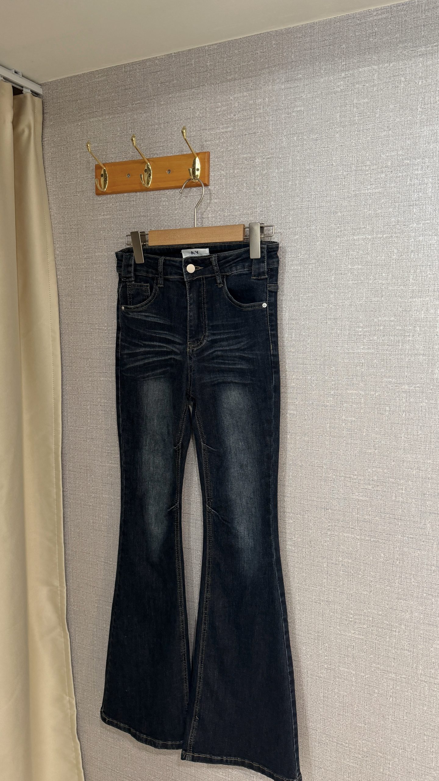 刷白超級顯瘦喇叭褲 刷白超級顯瘦喇叭褲